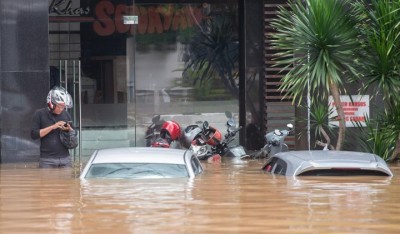 Floods inundate areas in Indonesian capital, no casualties reported