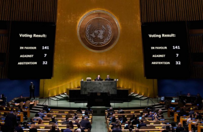 Resolution requesting that Russia leave Ukraine is approved by the UN