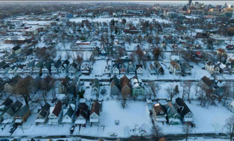 What connection is there between winter storms and climate change?