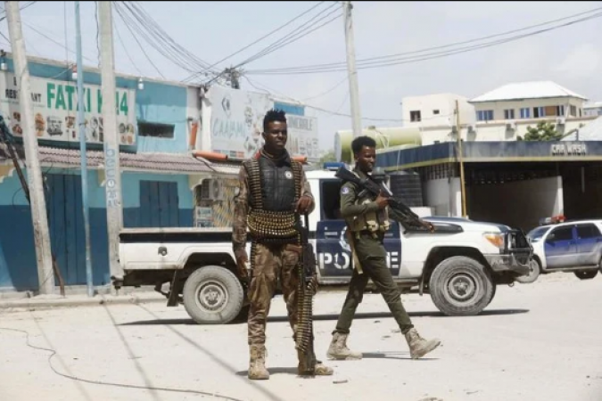 Nine people were killed in car bombings in central Somalia