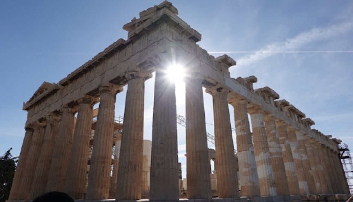 ग्रीस के प्रधान मंत्री ने पार्थेनन की मूर्तियों के पुन: एकीकरण का आह्वान किया