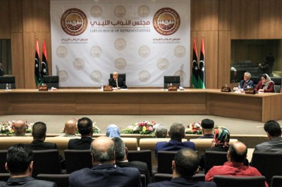 लीबिया की संसद ने राष्ट्रपति चुनाव की नई तारीख की मांग की