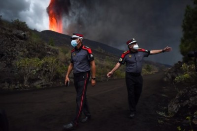 Residents of Spanish island return home after volcanic eruption