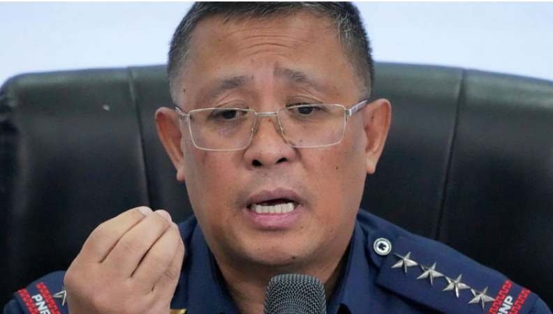Due to drug-related police, the Philippine police chief has offered to resign