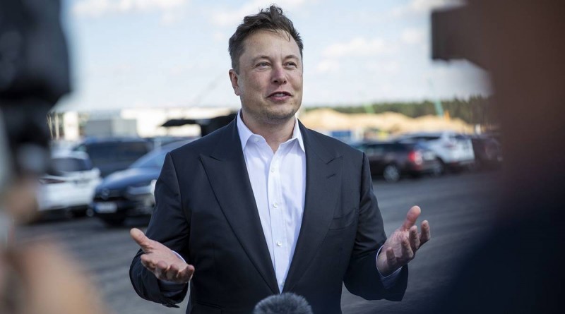 Elon Musk Surpasses Jeff Bezos to Become World's Richest Man, calls it 'strange'