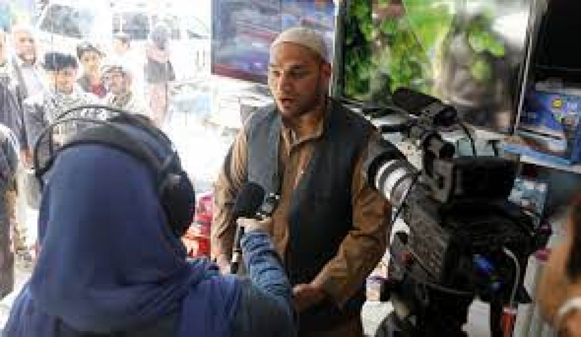 79% अफगान पत्रकारों ने जीवित रहने के लिए अपना पेशा छोड़ दिया