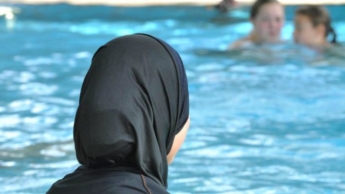 Swiss Muslim girls must learn to swim with boys, court rules