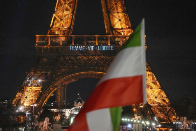 In support of Iranian protesters, the Eiffel Tower was illuminated