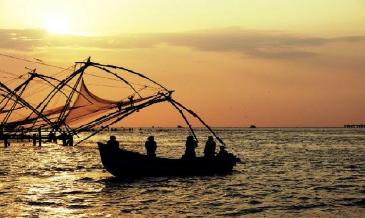 Sri Lanka Detains 18 Indian Fishermen for Alleged Poaching in Waters