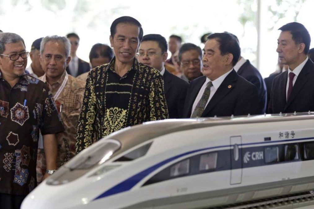 Indonesian President inspects the Jakarta-Bandung high-speed railway