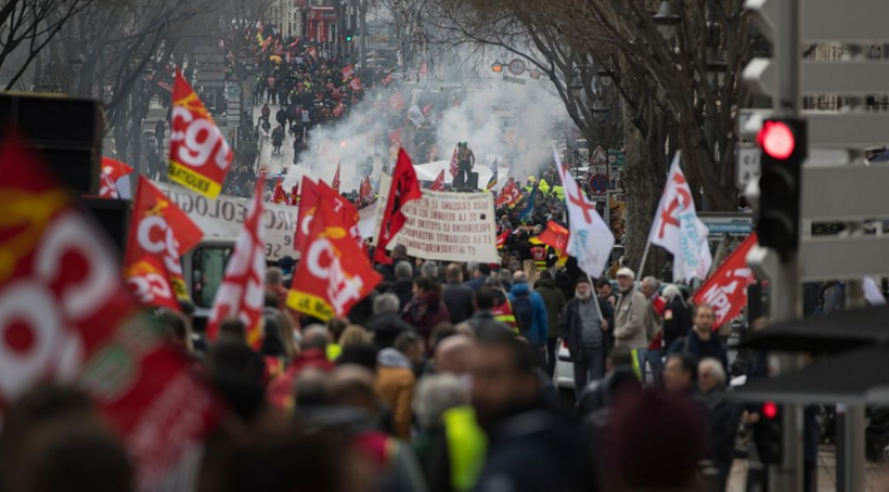 protests and strikes test French retirement age increase