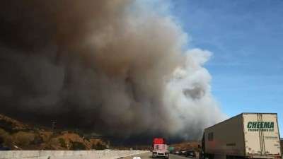 New Wildfire Near Los Angeles Grows to 9,400 Acres, Forcing Mass Evacuations