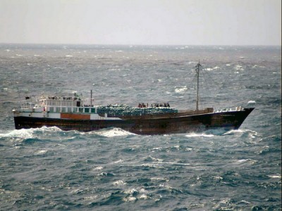 पश्चिम अफ्रीका से तुर्की जहाज के 15 चालक दल का हुआ अपहरण