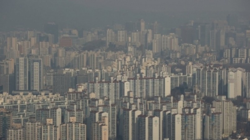 Mobility of the South Korean population has declined by the most in nine years