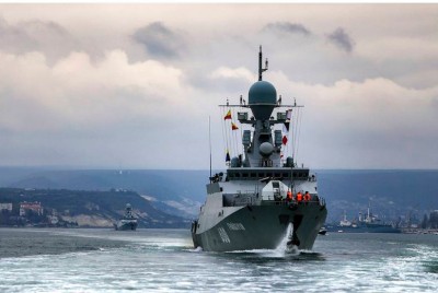 यूक्रेन संकट के बीच रूस की सेना ने बाल्टिक सागर में बड़े पैमाने पर अभ्यास किया