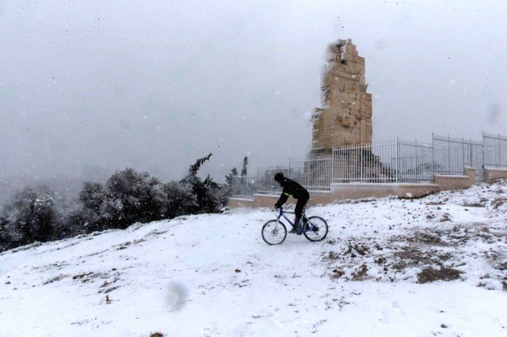 ग्रीस: भारी हिमपात के कारण  अधिकांश शहर दूसरे दिन भी ठप रहे