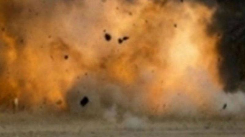 A bomb blast in Yamen, UAE photographer died and 20 injured