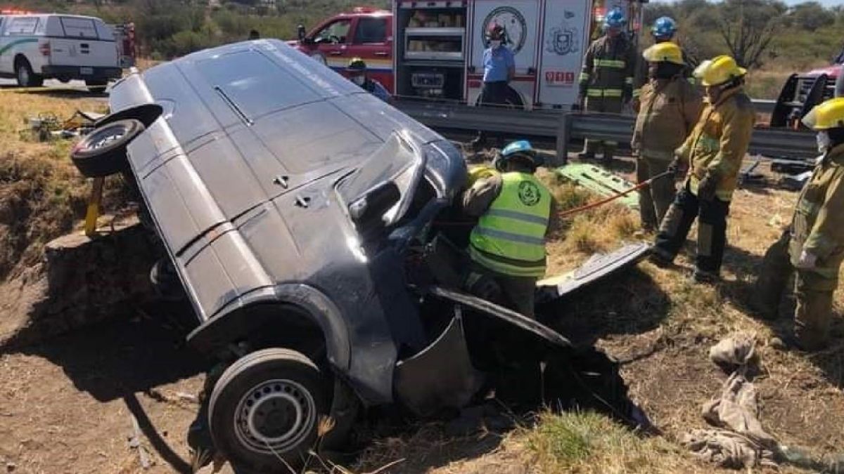 12 dead, More than Dozen injured in Mexico highway accident
