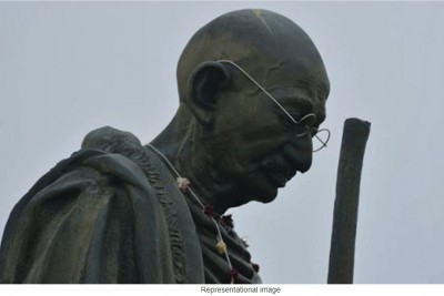 अमेरिका में महात्मा गांधी की प्रतिमा के साथ हुई बर्बरता