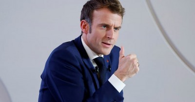 Macron Vows to Block French Far-Right in Election Showdown