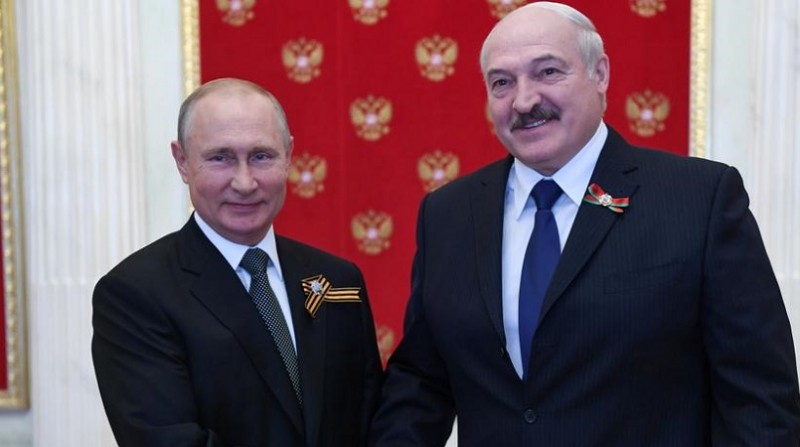 रूसी और बेलारूस के नेताओं ने घनिष्ठ सहयोग का किया वादा