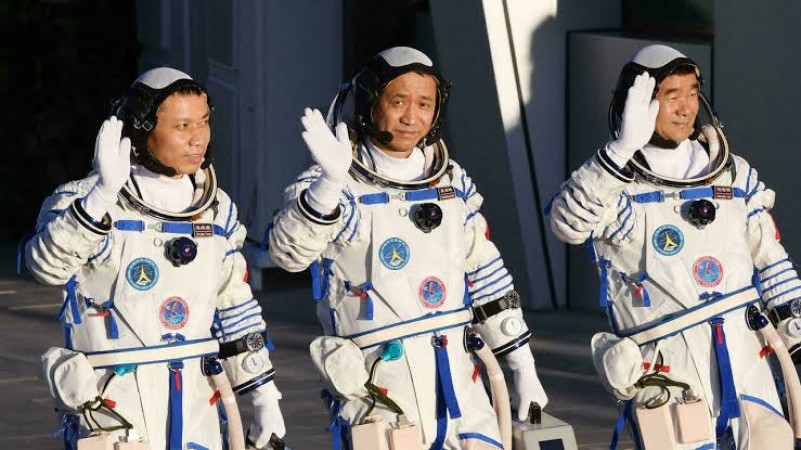 नए अंतरिक्ष स्टेशन पर चीनी अंतरिक्ष यात्रियों ने किया पहला स्पेसवॉक