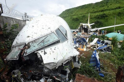 17 Dead  more than 40 wounded in Military Plane crashes in Philippines
