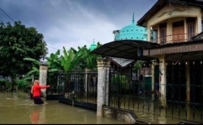 Massive Floods hit 40 villages in the westernmost Indonesian province