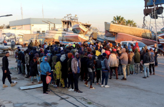 A rights group calls on Tunisia to stop expelling African migrants collectively