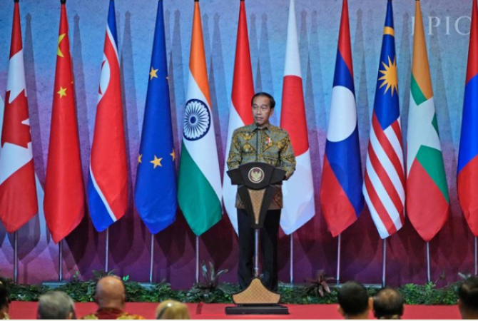 ASEAN 'can't be a proxy' for any nation, the Indonesian president cautions