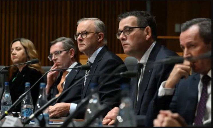 Australia calls for national cabinet meeting amid Covid battle
