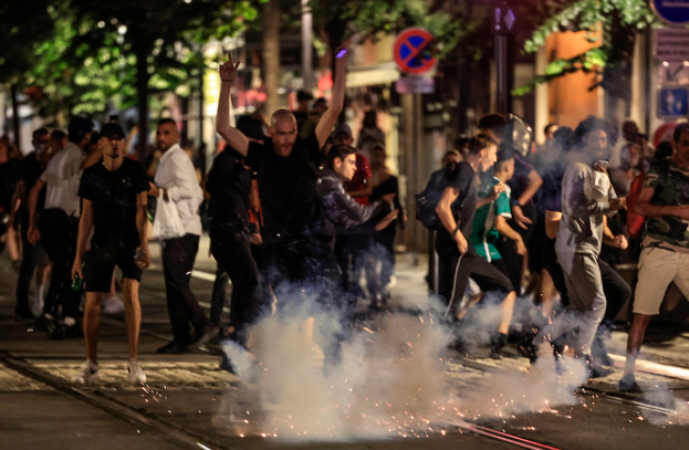 Anger as Paris bans anti-police violence demonstrations