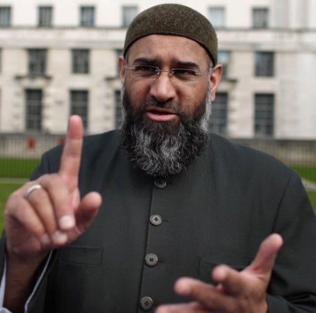 London Court Confronts Notorious Preacher Anjem Choudary, Accused of Heading Terrorist Organization