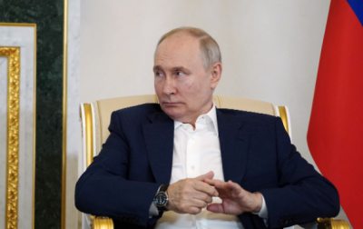 Putin Champions Alternative Financial Institutions Amid US Dollar Weaponization
