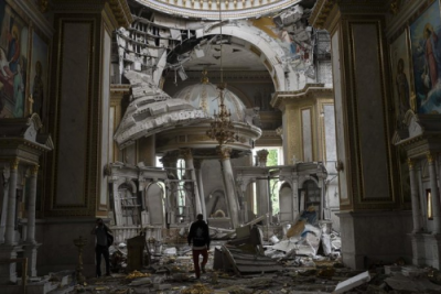 Zelensky's Defiant Journey: Visits Odesa Church Ravaged by Russian Strike