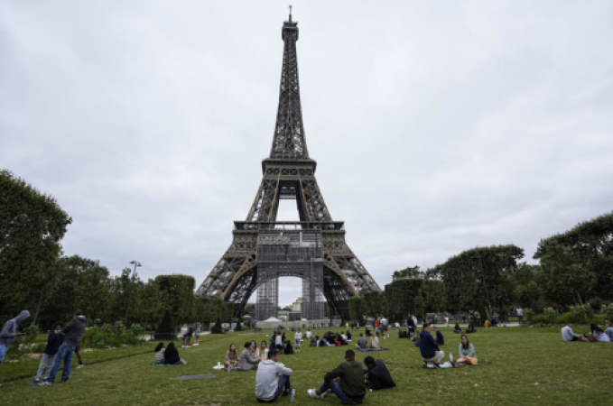 Paris Park Horror: Two Detained Over Tourist Rape Suspicions