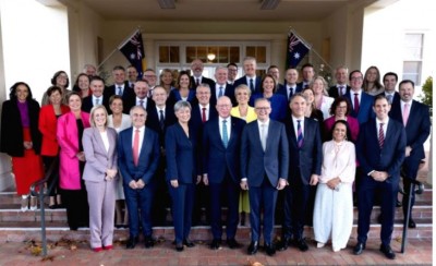 ऑस्ट्रेलिया सरकार के नए मंत्रालय ने  ली शपथ, लोगो का किया अभिवादन