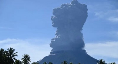 Mount Ibu Erupts in Indonesia, Threatening Flash Floods and Cold Lava
