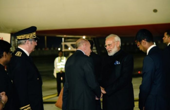 Prime Minister Narendra Modi arrive in Paris