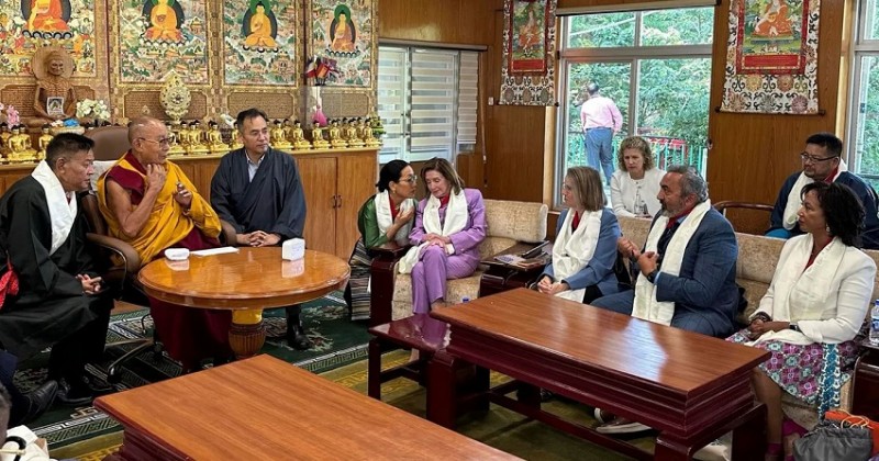 US Lawmakers Meet Dalai Lama in India, Raising Tensions with China