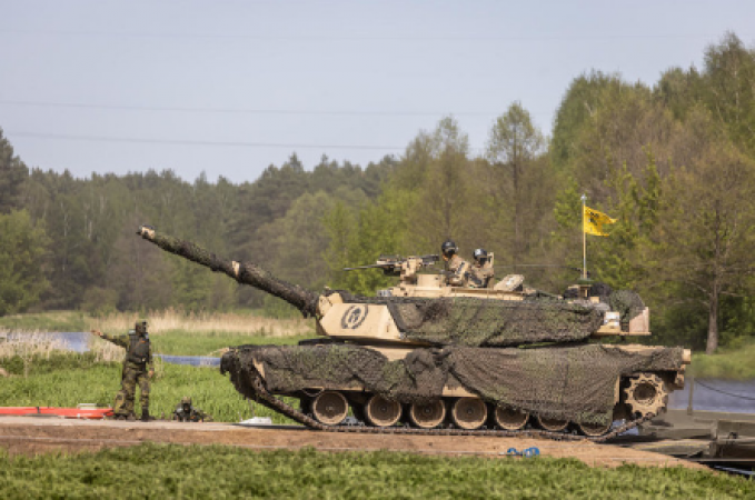 Poland receives the initial shipment of US-made Abrams tanks