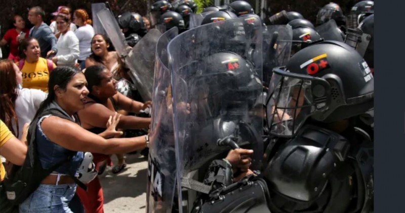 Colombian prison riot sparks fire, 51 people dead