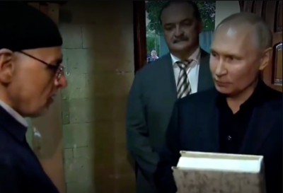 Putin claims that desecration of the Qur'an is a crime in Russia while visiting Dagestan