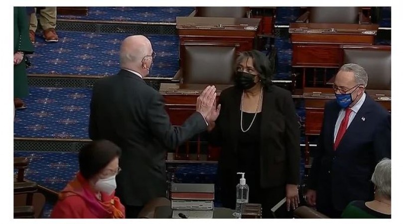 Ann Berry Sworn In As First African American Secretary of the Senate