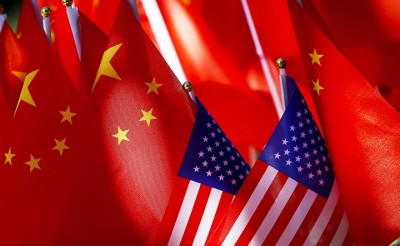 चीन, अमेरिका को कोरोना से लड़ने के लिए अन्य देशों की करना चाहिए मदद