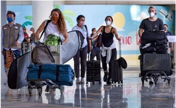 इंडोनेशिया ने 23 देशों के अंतरराष्ट्रीय यात्रियों के लिए आगमन पर विशेष वीज़ा सेवा शुरू की