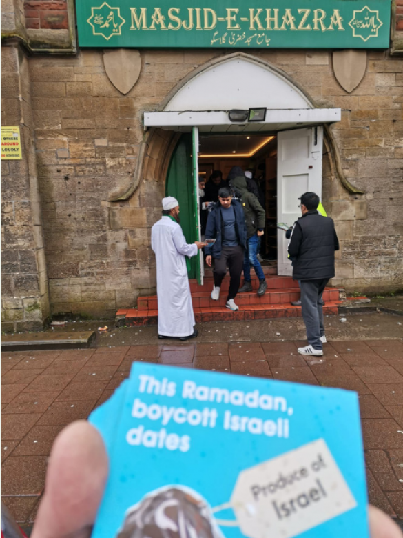 A pro-Palestinian organization starts a campaign to check Israeli goods in UK mosques during Ramadan