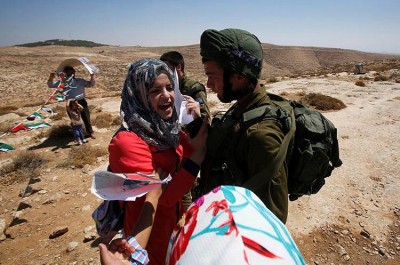 इजरायली सेना ने वेस्ट बैंक में 27 फिलिस्तीनियों को किया गिरफ्तार