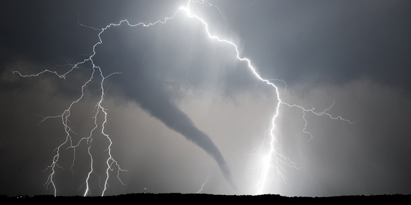 The US suffer from Tornadoes and thunder storms, 6 people kiiled
