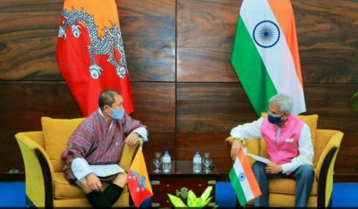 Jaishankar meets Nepal foreign Minister in Colombo